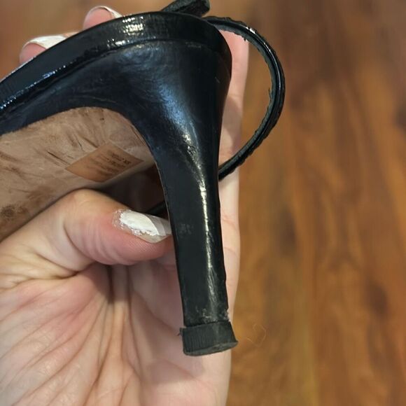 Tory Burch black low heels with gold hardware strap T strap size 10 patent leath - Picture 9 of 9